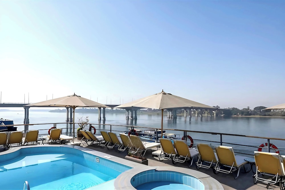 Nile Cruise Essence every Monday from Aswan 3 nights and every Thursday from Luxor 4 nights