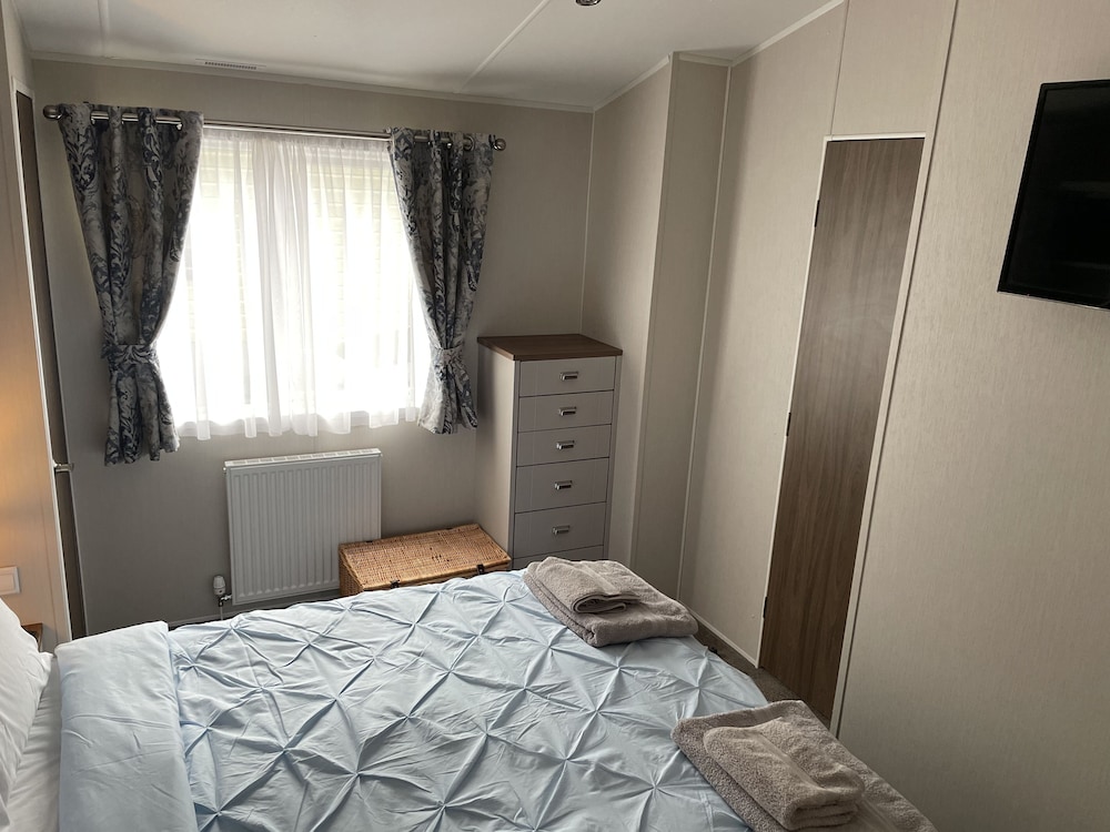 Beautiful 2 Bedroom Lodge With Stunning Views view 2