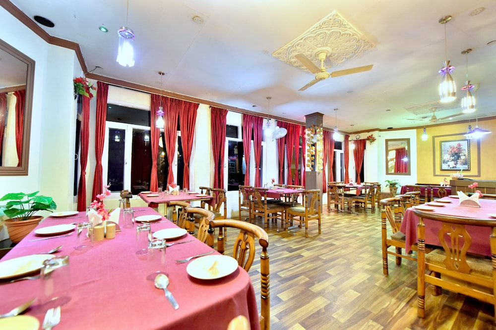 OYO 12740 Hotel Amandeep