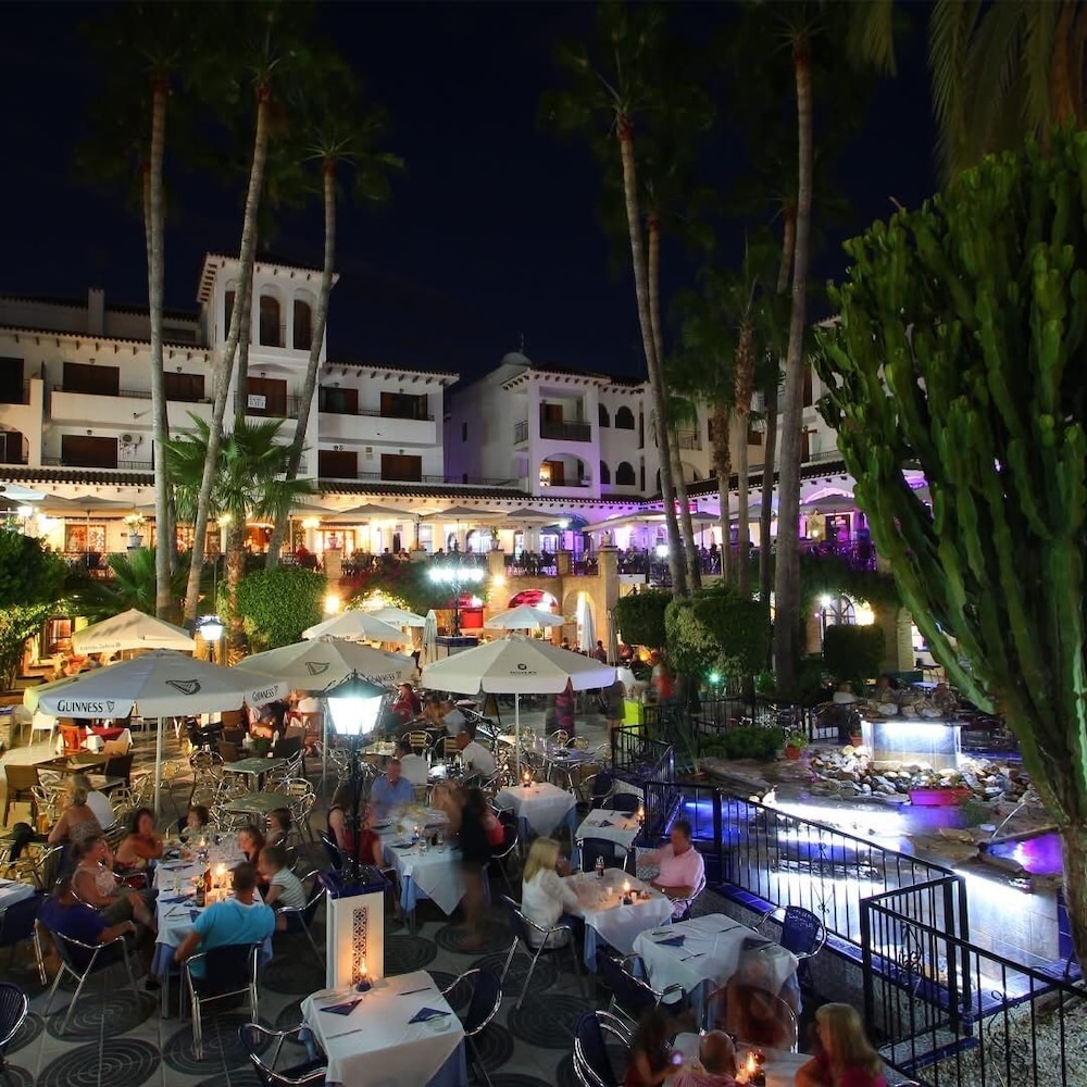 Orihuela Costa, Sleeps 6 With Roof Terrace & Pool