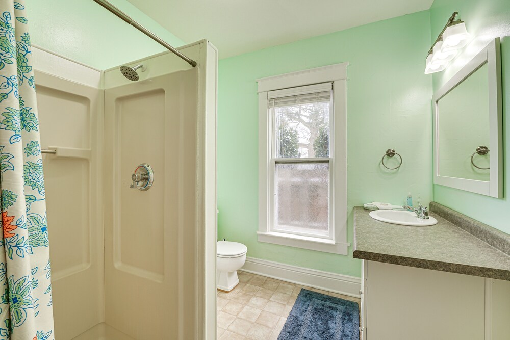 Ludington Home w/ 6 Bicycles < 1 Mi to Beach!