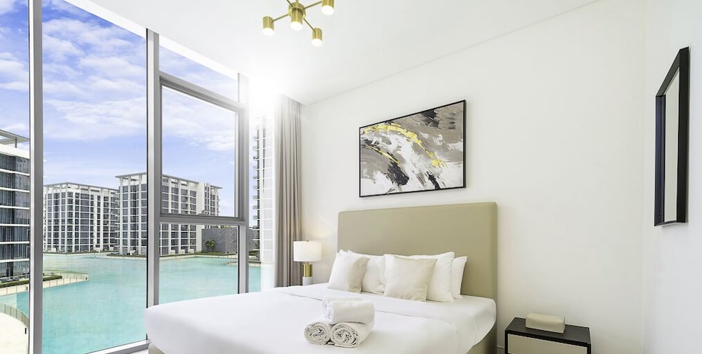 LUX Burj Khalifa Lagoon View Suite 2