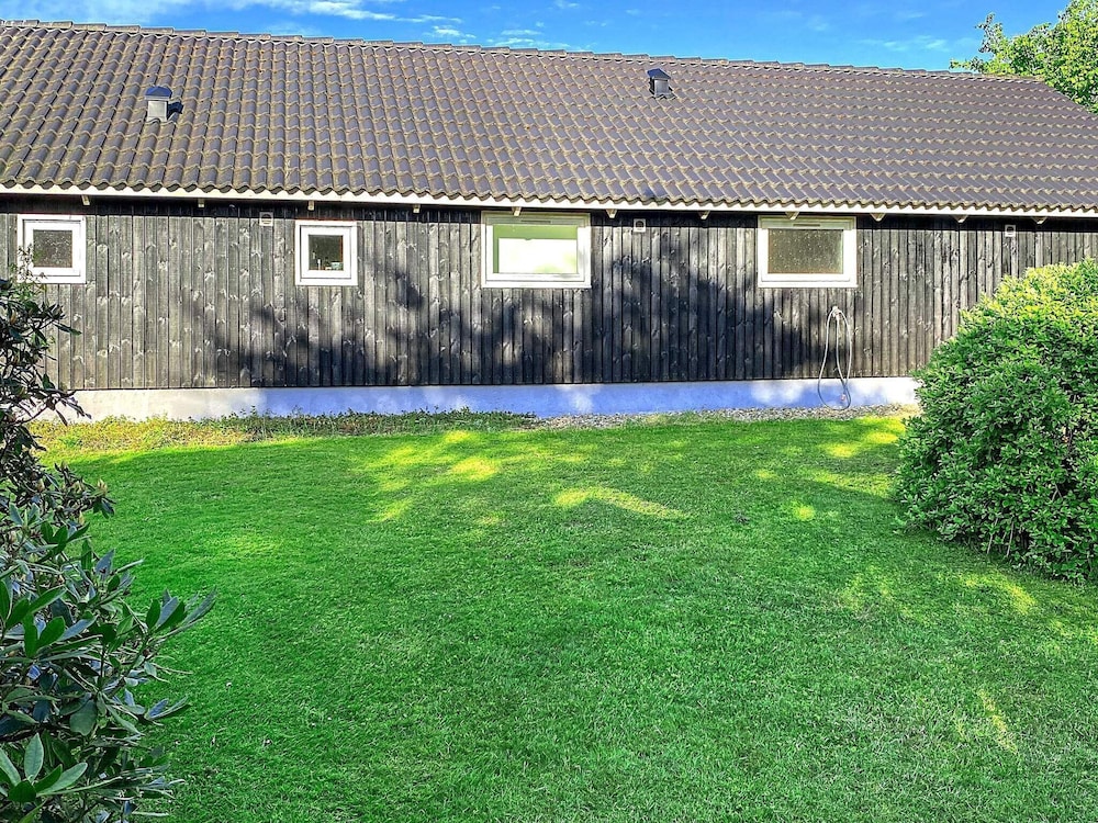 Picturesque Holiday Home in Hovedstaden With Sauna view 5