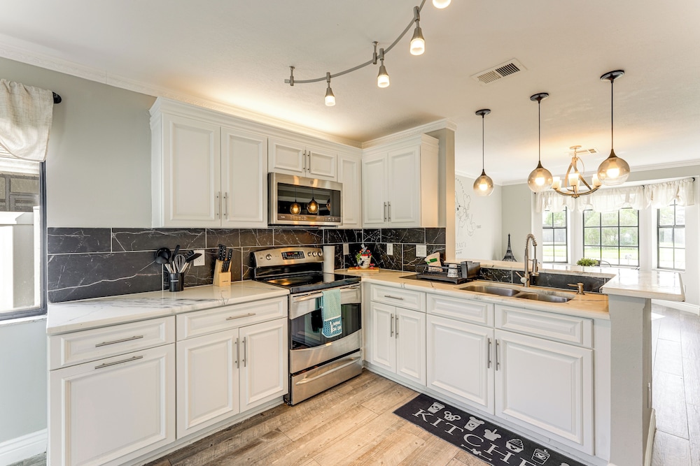 Disney-themed Home: Swim, BBQ & Explore Kissimmee!