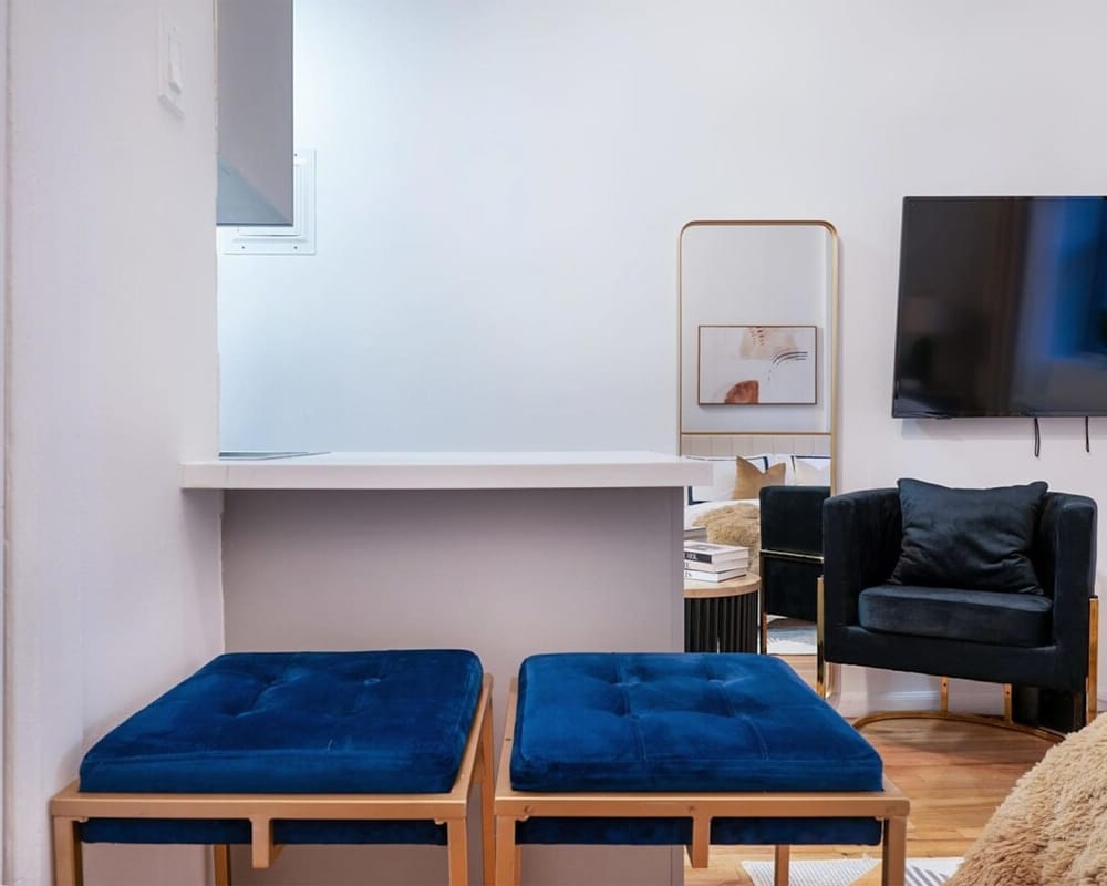 74-1c New Studio With Private Outdoors - GYM