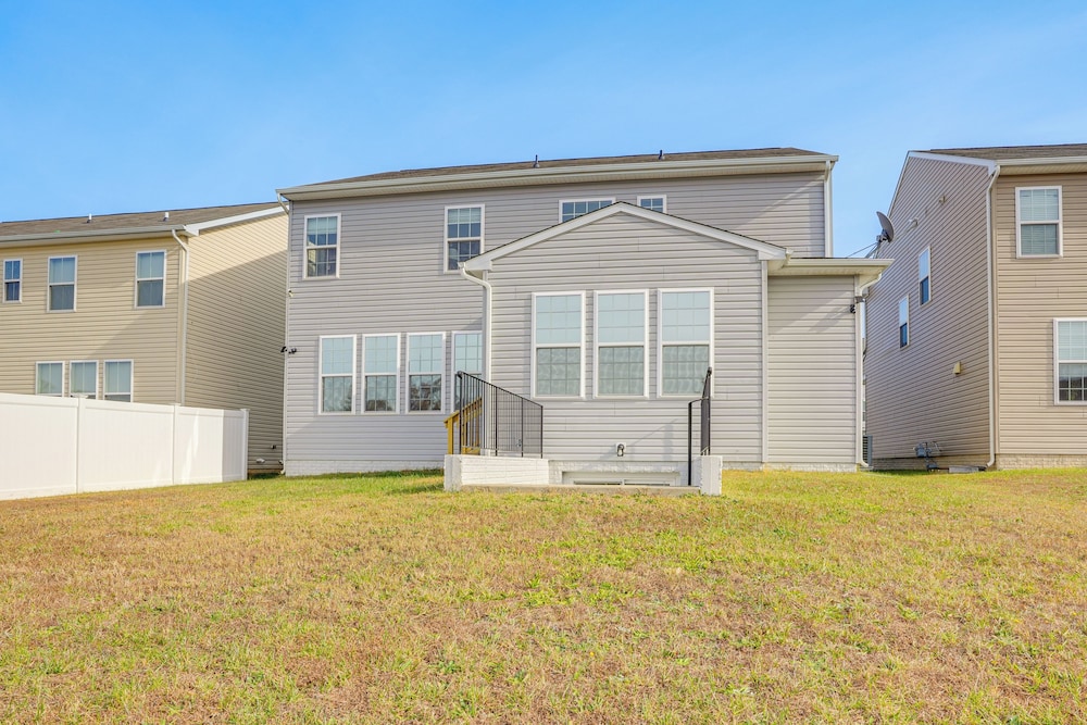 Centrally Located Home in Fredericksburg!