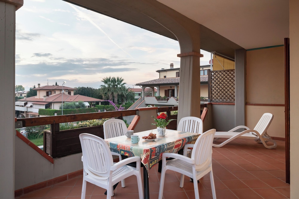 Follonica Apartments