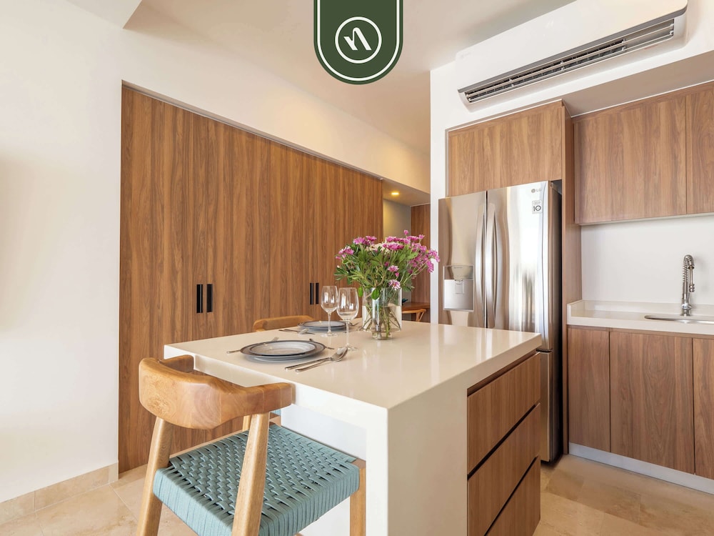 Amazing Apt With Ocean View - King Bed
