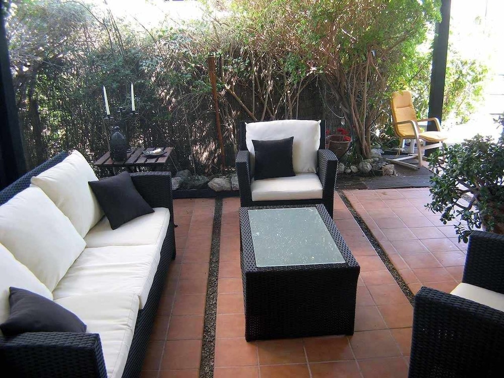 VenAVera C10A - Ground floor Garden 3Bedrooms/2Baths Beachfront, WIFI