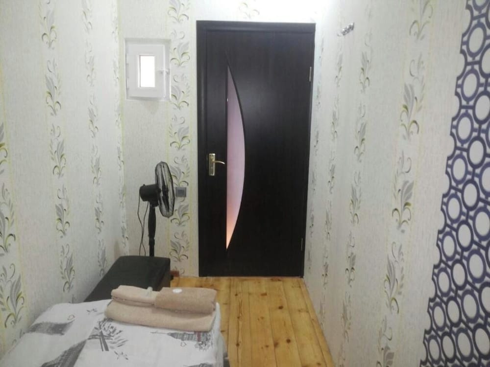 Cth-Baku-Hostel