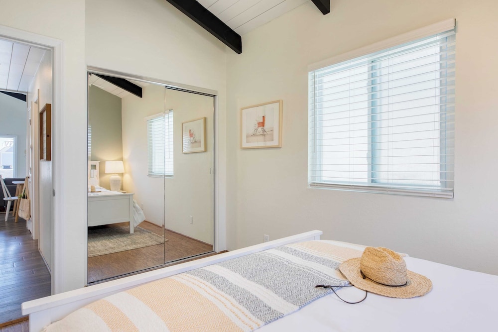 Surfrider Buyout by Avantstay 2 Home Buyout By the Beach!
