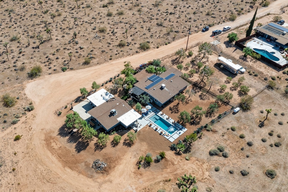 Sunset Grove by Avantstay New Pool Desert Views