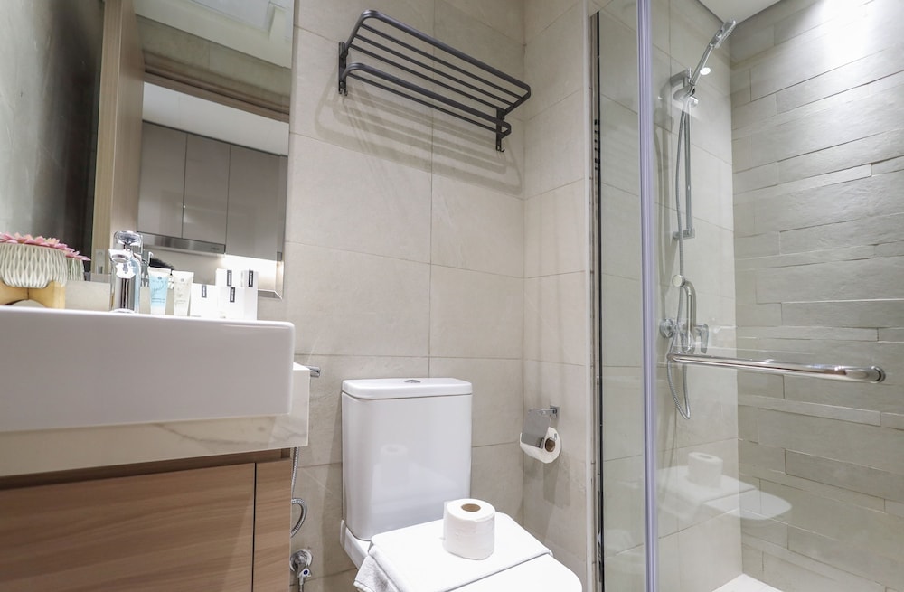 Elite LUX Holiday Homes - Contemporary Comfort Studio in Azizi Riviera