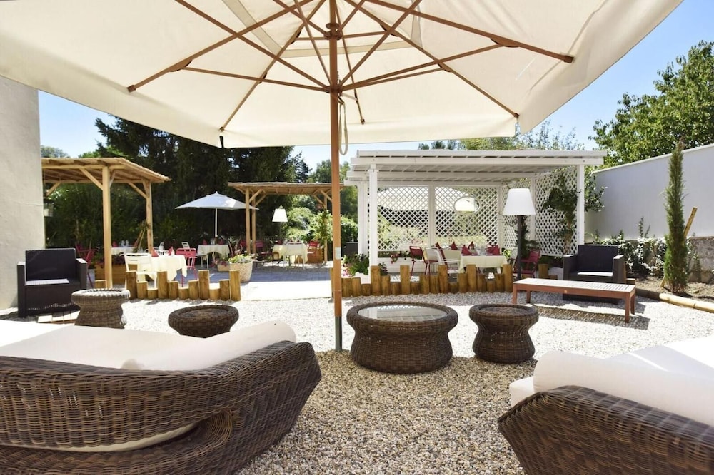 Hotel le Relais - Property Image 48