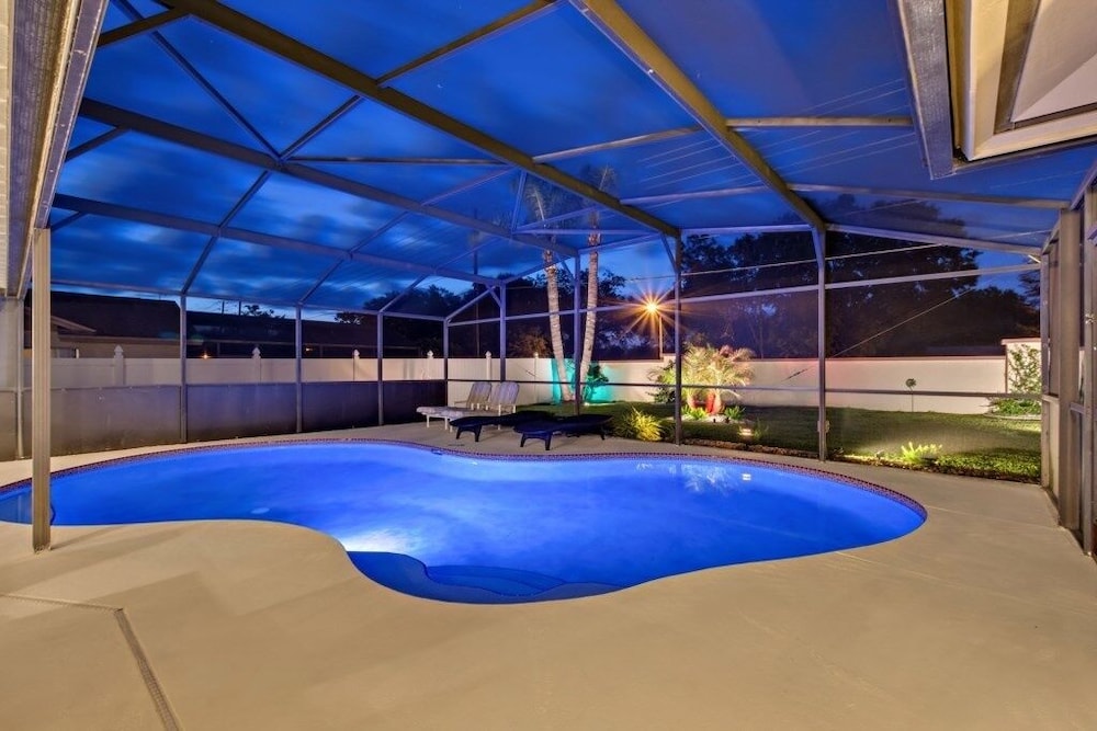 Relaxing Indian Ridge Home W/ Pool, Near Disney & More 4 Bedroom Villa