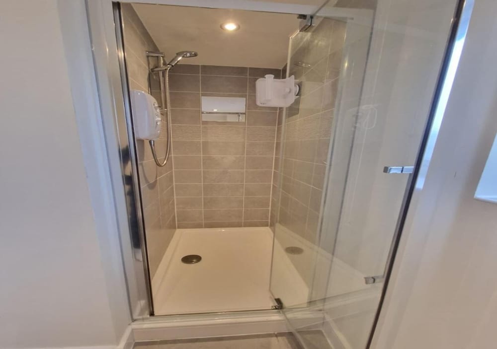 3bedroom Near Nec & Airport W/parking and Garden