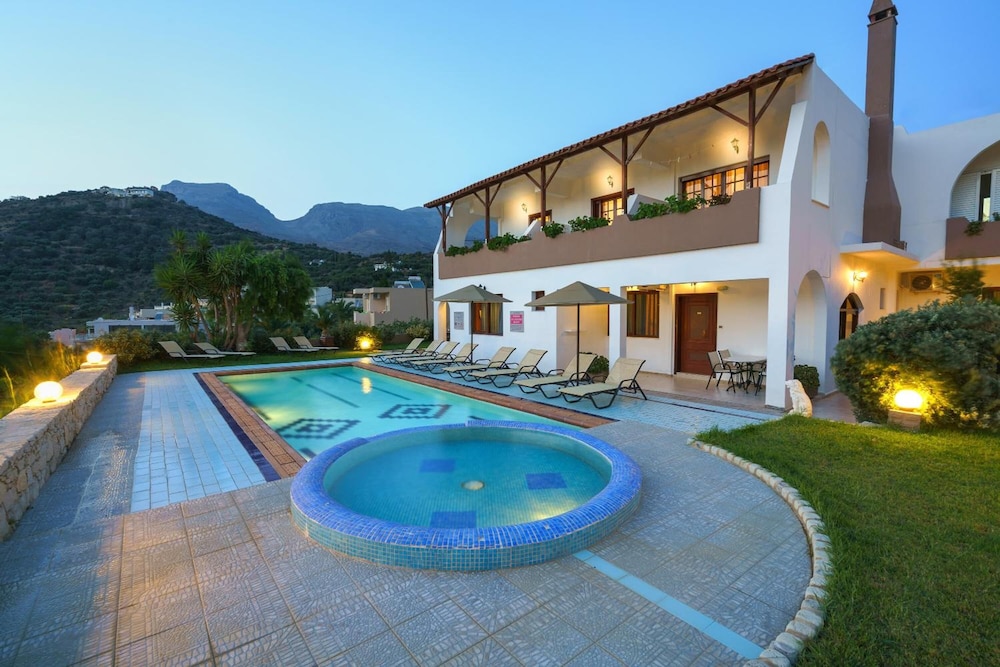 Anthos Apartments