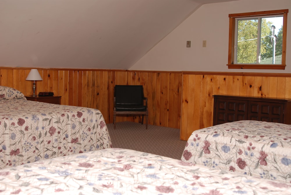 Shining Waters Cottages