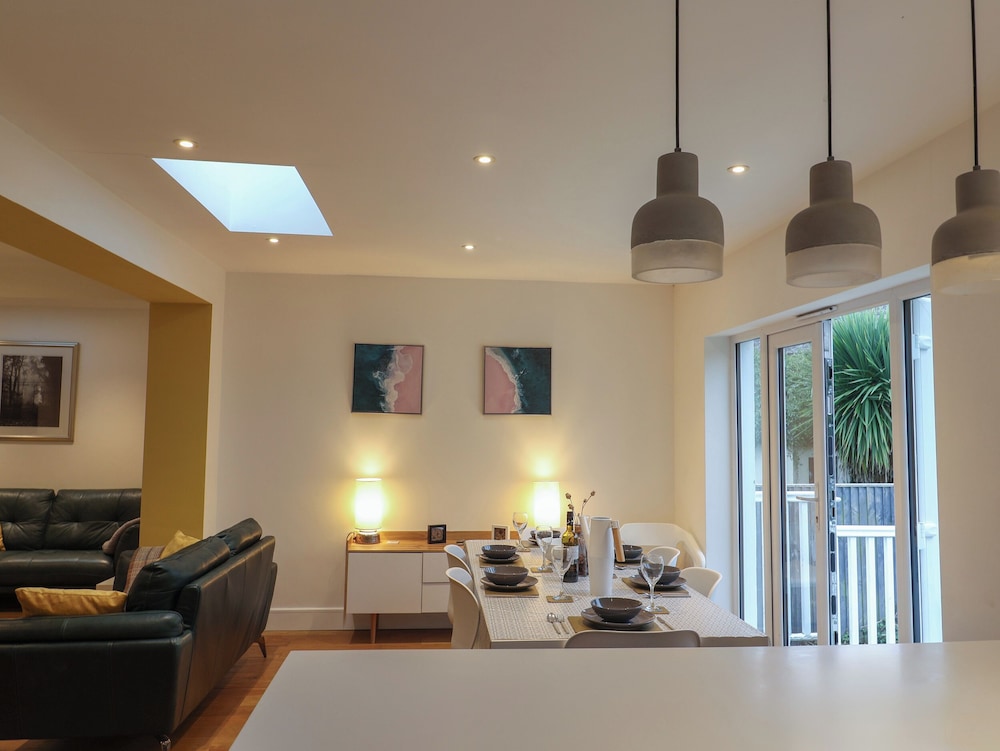 3 Grange Villas