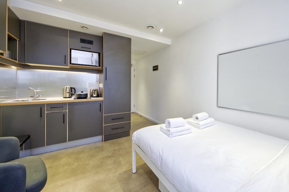 Bright Student Studio in Hammersmith