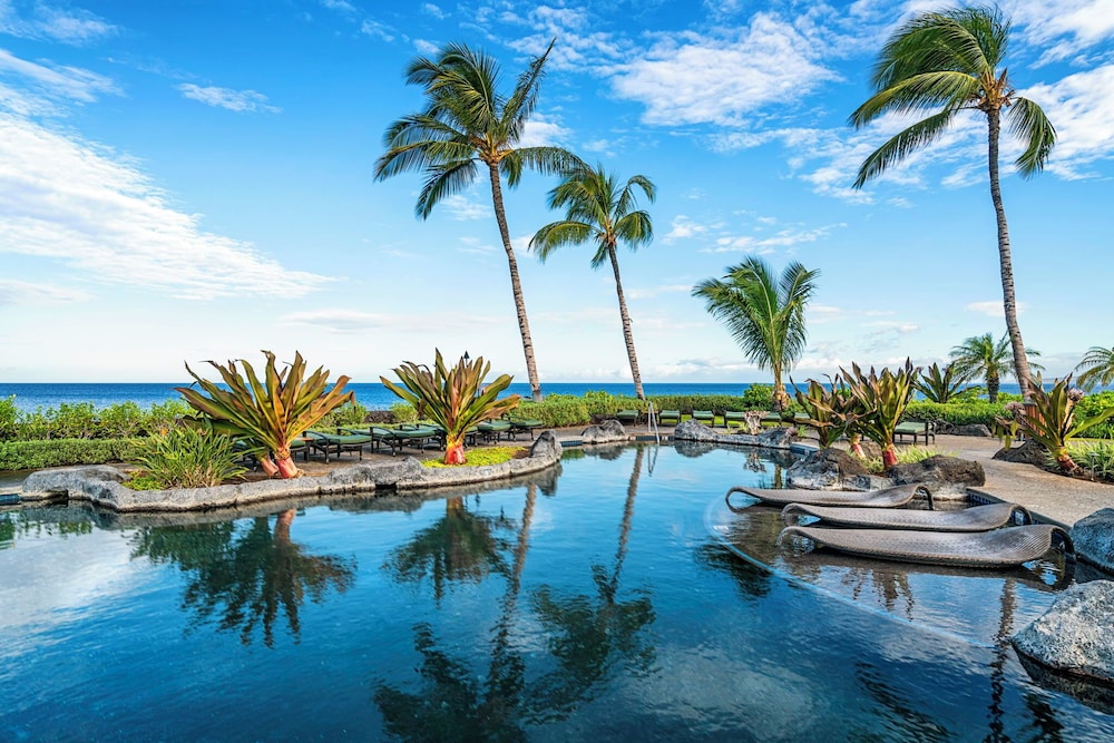 Direct Ocean Front - AC - Concierge Included - Ocean Viewing Lanai & Near Shops! -vrkcv