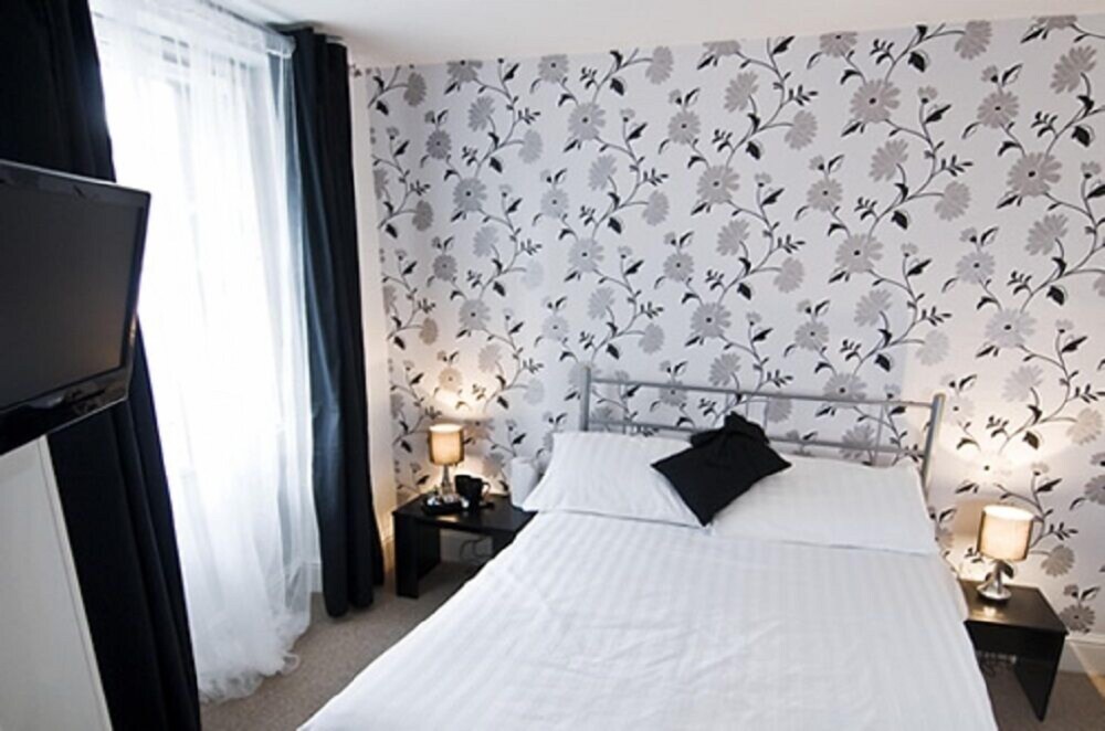 Black Bull Hotel