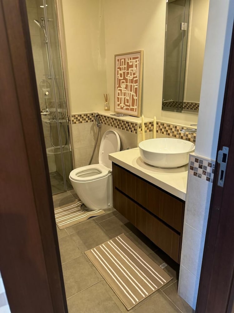 1BHK Burj View. Near Dubai Mall & Metro