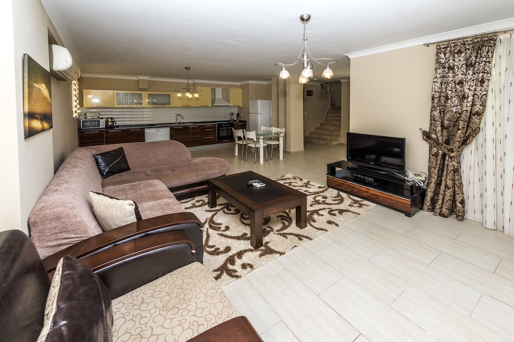Diana Residence - Image 18