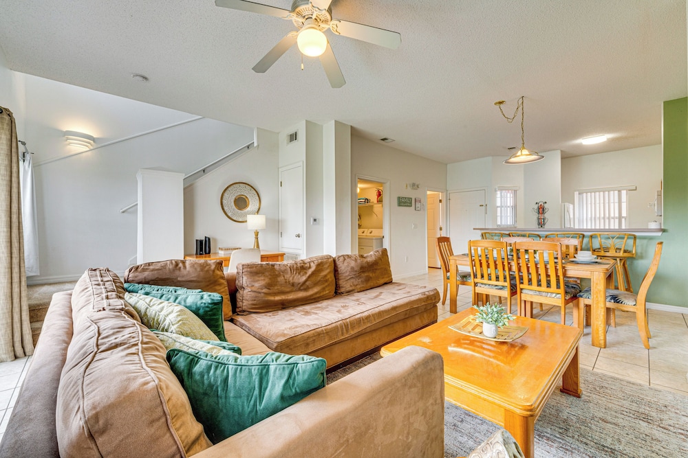 Townhouse in Lake Berkley Resort! 5 Mi to Old Town
