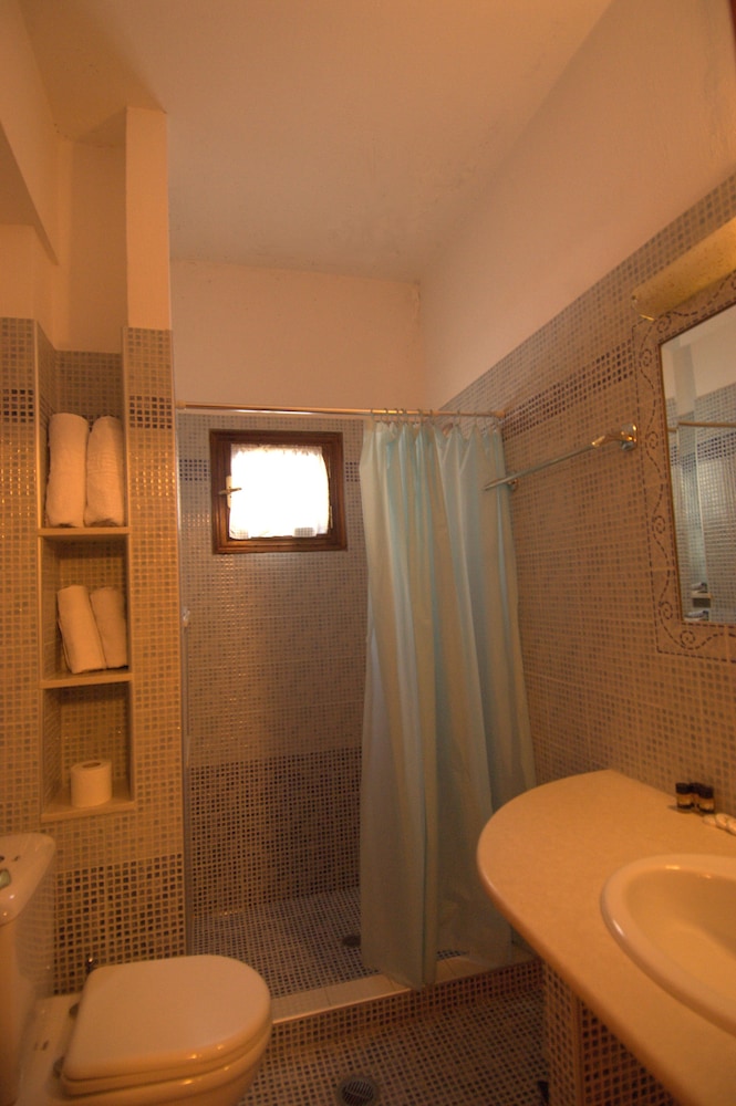 Kroupi Hotel