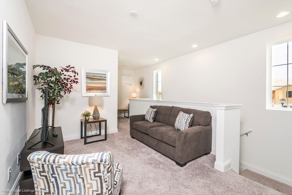 173cd Magical 4 Bedroom 4 Bathroom Town Home view 4