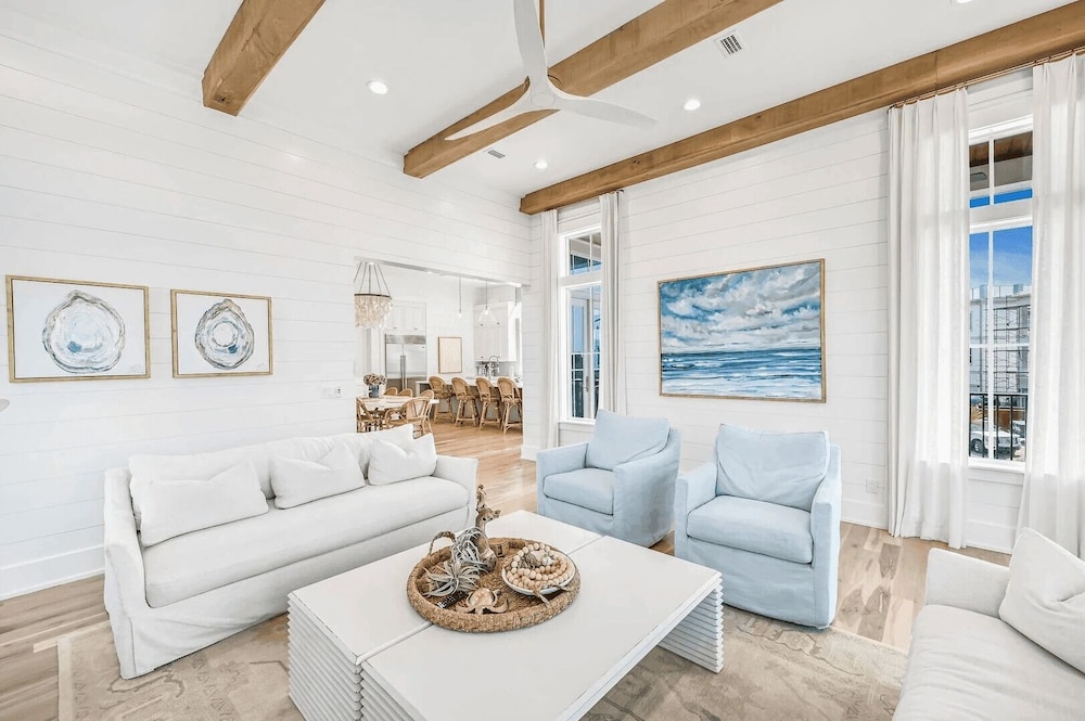 Sunset Pointe 30A by Avantstay Gulf Views, Carriage, Pool