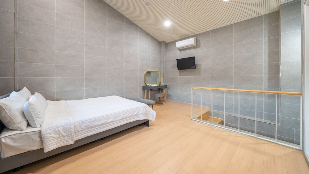 Gapyeong Ddel Poolvilla view 5