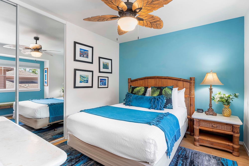 Spacious Corner Unit - Central AC - Vrkcv