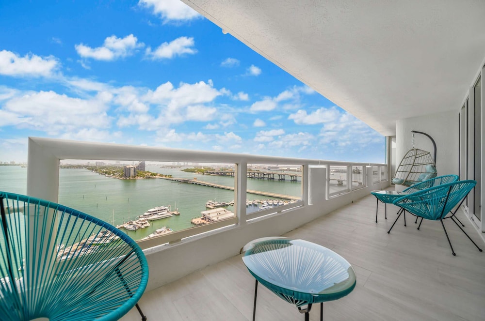 Diamond on the Bay in Miami
