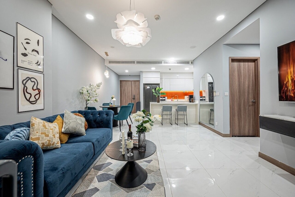Luxury Sunwah Apartment near Landmark 81 - City View
