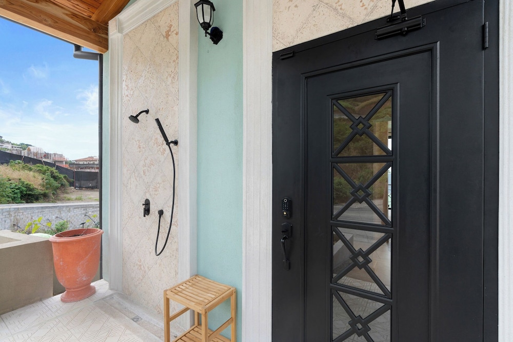Stunning 3-BD Beachside Home with Small Pool