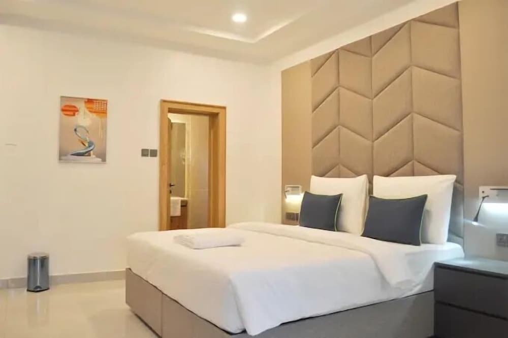 Exquisite Apartments By Signature