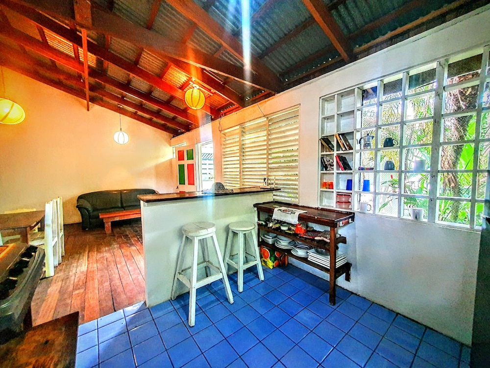 Arana House
