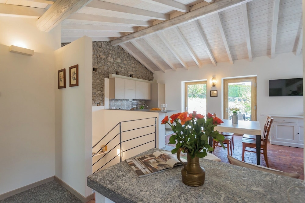 Villetta Abbazia Acqua Dolce - With Stunning Terrace by Rent all Como