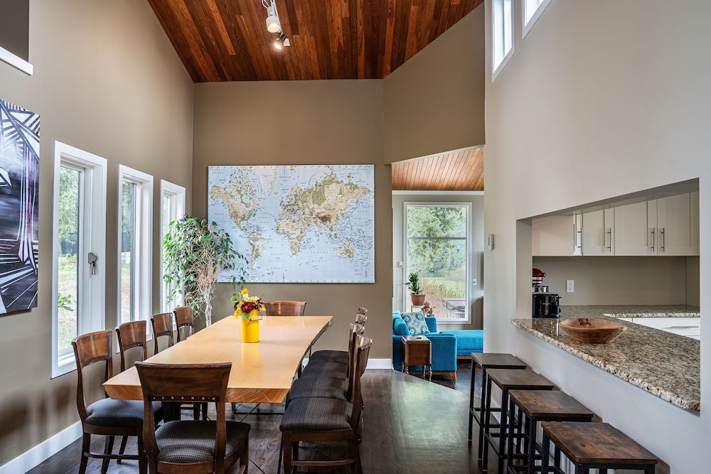 Revelstoke Lakehouse by Revelstoke Vacations