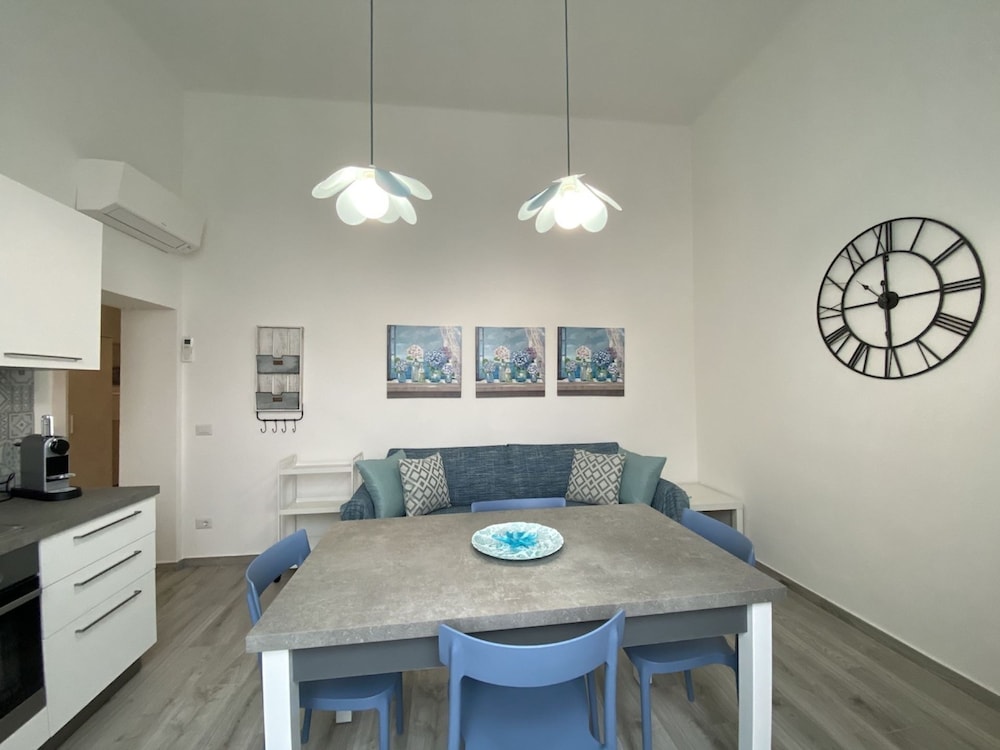 5 bed Places With Parking Space - Ross2s-rif Ross2s