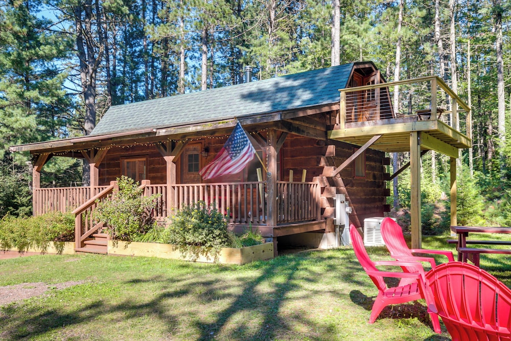 Quiet Cabin on 5 Acres < 2 Mi to Chain O' Lakes