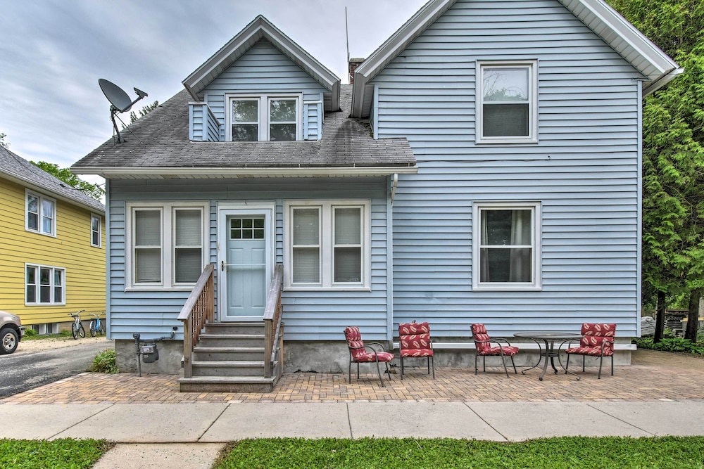 Walkable Lake Elkhart Apt: Dine, Shop, Swim! view 2
