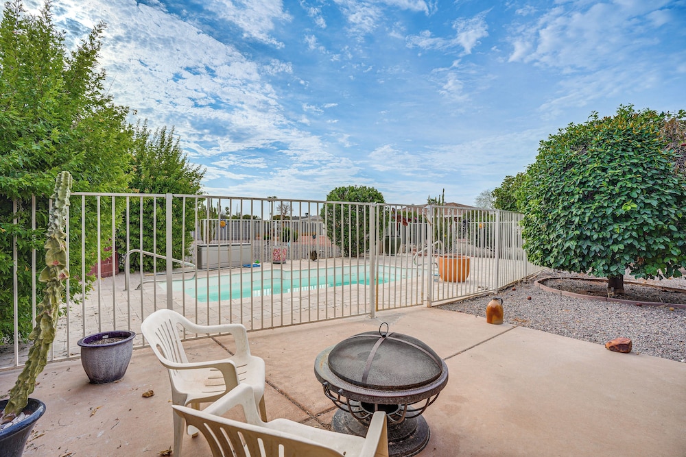 Close to Golf: Sun City Escape w/ Furnished Porch!
