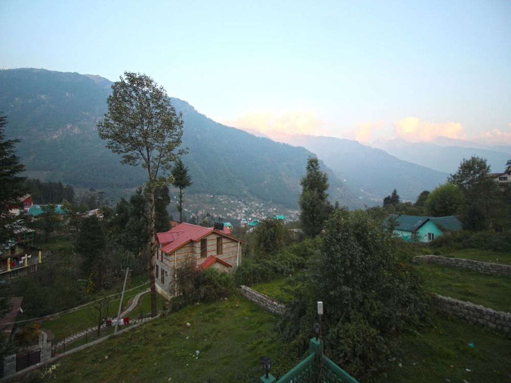 OYO 7373 Home Stay Nirvana Retreat