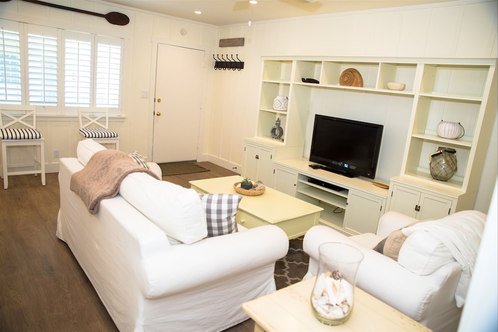 4980 Sandyland Road #216 2 Bedroom Condo by RedAwning