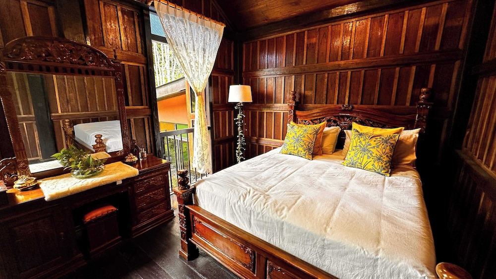 Charming Nature Kampung Home for Family Getaways
