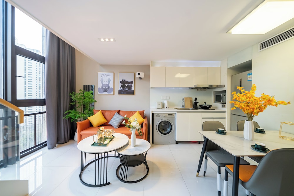 Shanghai Hills & Wanye Prime Stay