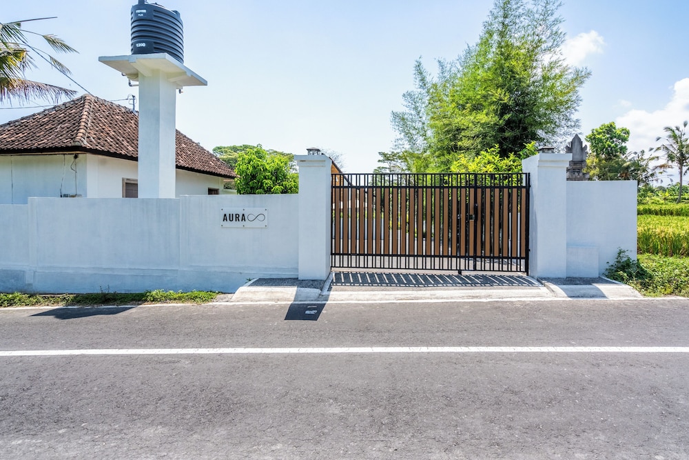 Aura Apartments